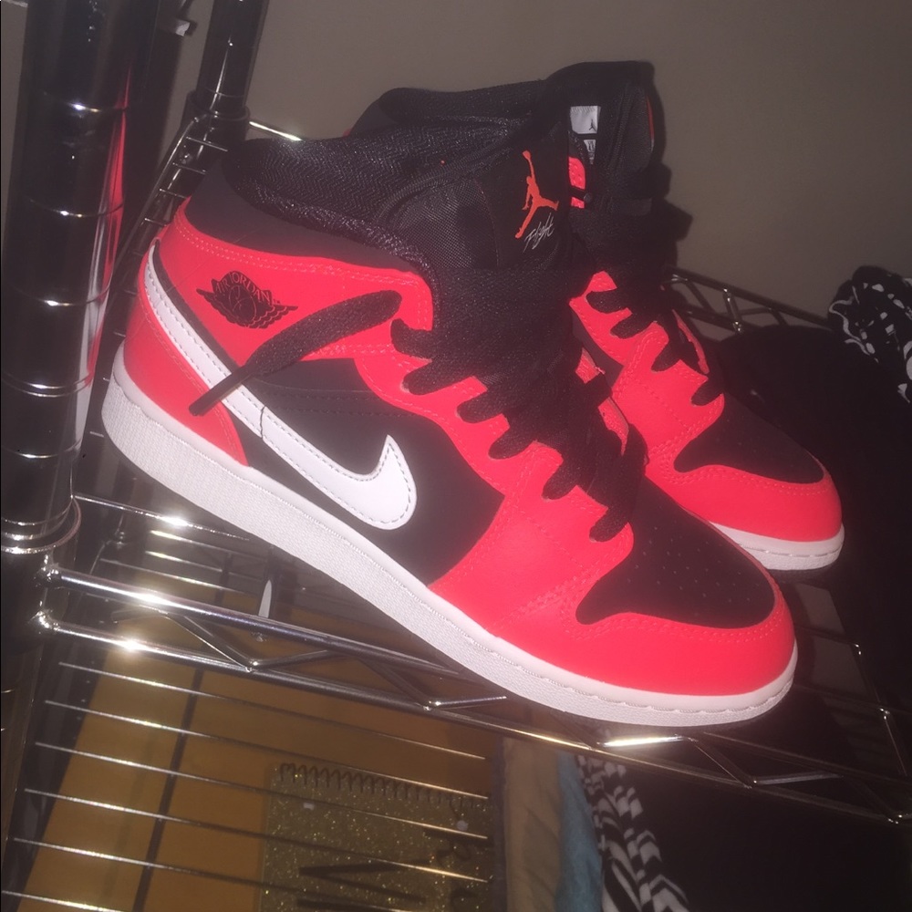 Nike Ones Inferred - Picture 2 of 5